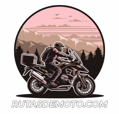 Logotipo profesional de rutasdemoto.com con montañas de fondo, ideal para web de viajes en moto y turismo en moto por España